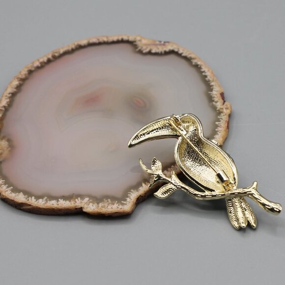 Jewelry pin brooch toucan tropical animal colorful gold tone fashion new - Picture 6 of 12